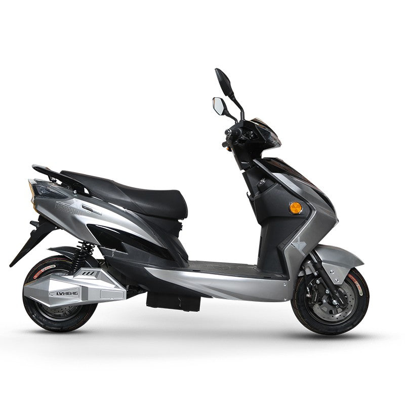 Scuter Electric Nmoto X1 Gri cu Motor Bosch 2020W – Viteză Max. 45 km/h, Autonomie 75 km, Dimensiuni 1750×570×1140mm, Greutate 80Kg, Portbagaj Detașabil, Alb/Negru Carte RAR (C.I.V) + CADOU Tricou N-Moto
