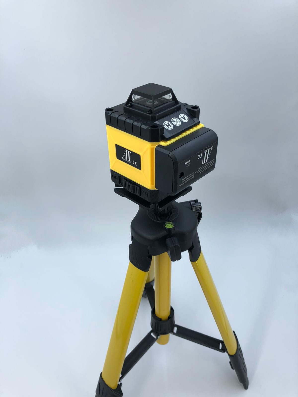 Nivel laser 4D cu 16 linii, AT PERFORMANCE®, 360°, Platforma de ridicare, cu autonivelare, Telecomanda, Lumina verde, Trepied 150 cm, Negru/GALBEN.